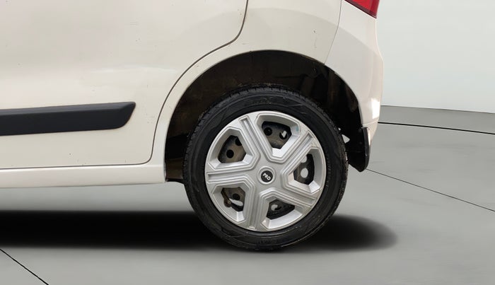 2016 Maruti Wagon R 1.0 VXI (O) AMT, CNG, Automatic, 99,735 km, Left Rear Wheel