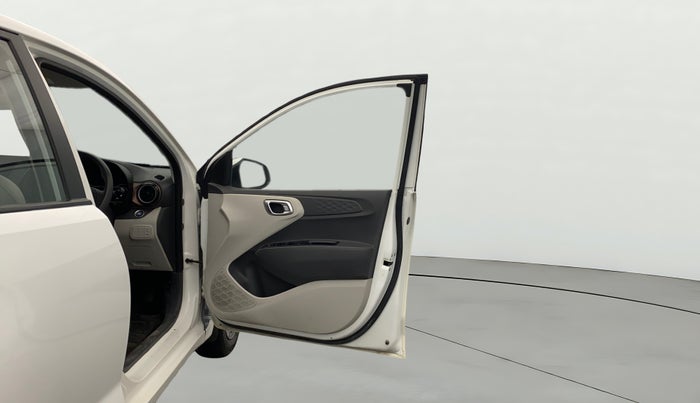 2020 Hyundai AURA SX PLUS 1.2 AMT CRDI, Diesel, Automatic, 45,704 km, RHS Front Door