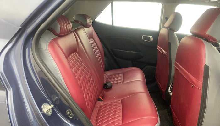 2019 Hyundai VENUE SX PLUS 1.0 TURBO DCT, Petrol, Automatic, 1,04,310 km, Right Side Rear Door Cabin