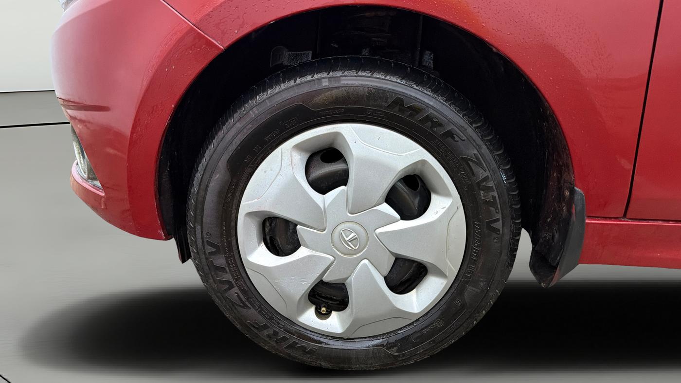 2018 Tata Tiago XZ PETROL, Petrol, Manual, 46,736 km, Left Front Wheel