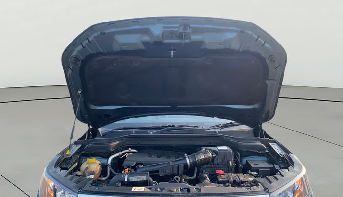 2022 Mahindra XUV300 W6 1.2 PETROL, Petrol, Manual, 19,471 km, Open Bonet