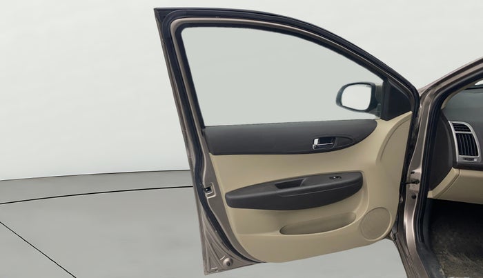 2013 Hyundai i20 MAGNA 1.2, Petrol, Manual, 38,799 km, LHS Front Door