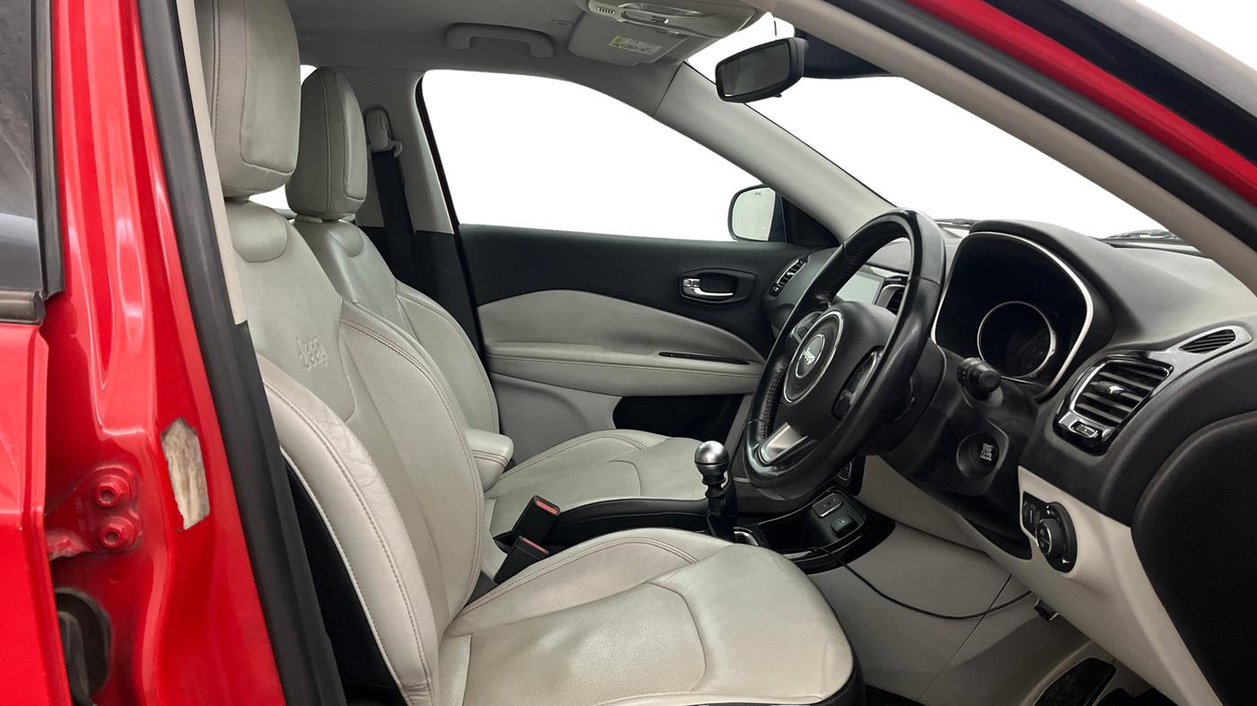 2018 Jeep Compass LIMITED 2.0 DIESEL, Diesel, Manual, 1,27,150 km, Right Side Front Door Cabin