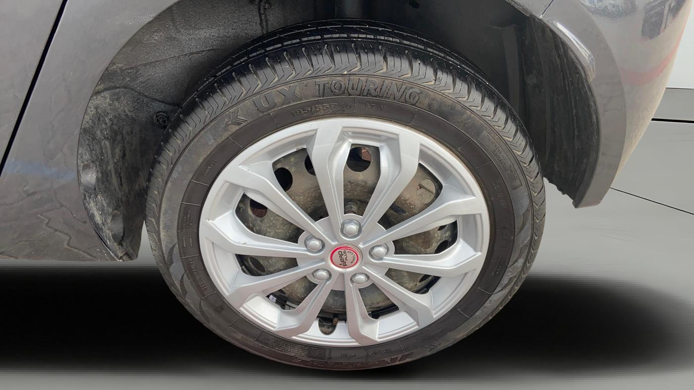 2021 Tata ALTROZ XT DIESEL, Diesel, Manual, 1,08,898 km, Left Rear Wheel
