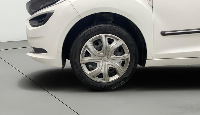 2024 Tata ALTROZ XM PLUS CNG, CNG, Manual, 18,993 km, Left Front Wheel