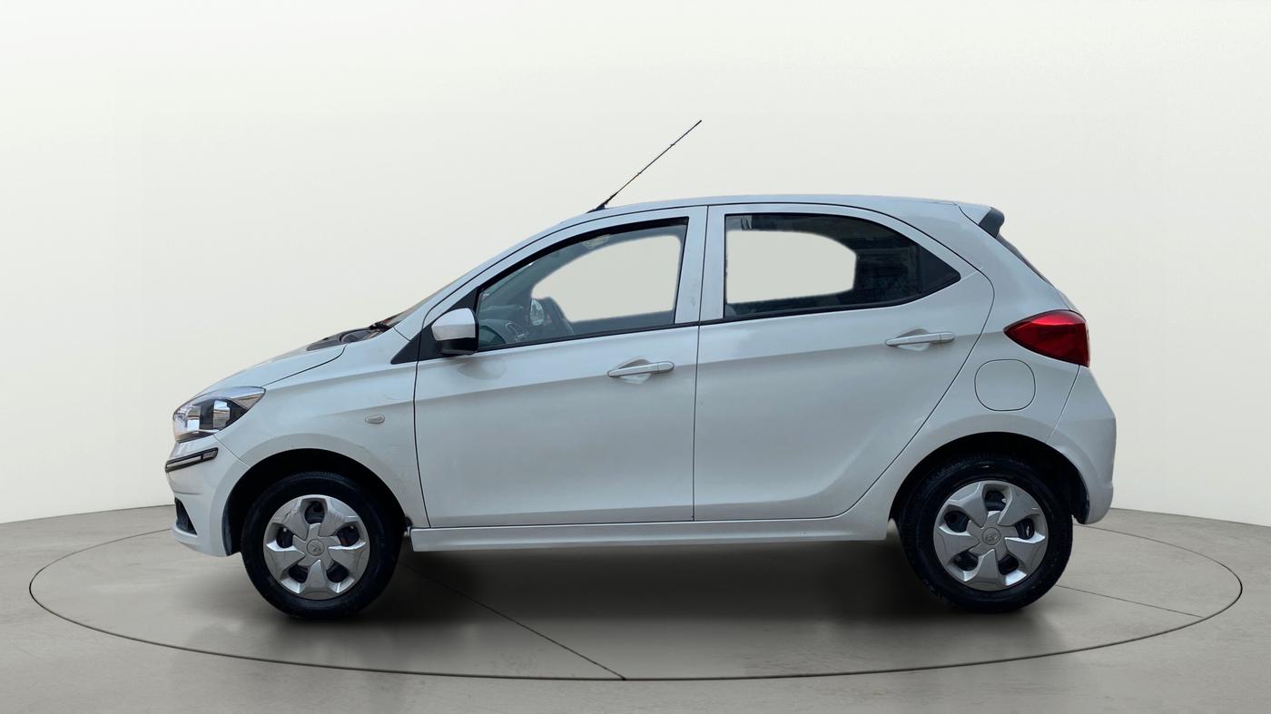 2017 Tata Tiago XT PETROL, Petrol, Manual, 27,057 km, Left Side