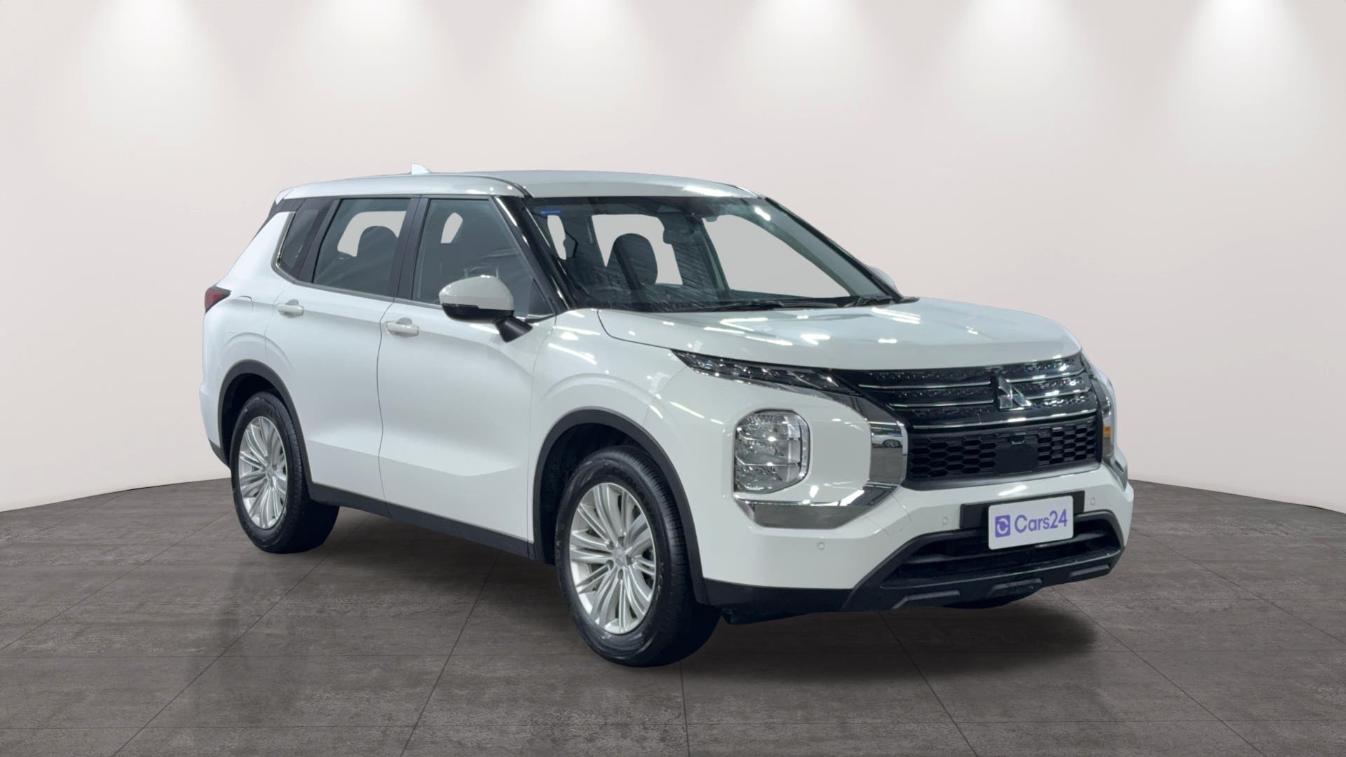 Mitsubishi Outlander image