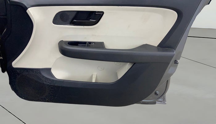 2021 Tata ALTROZ XE PETROL, Petrol, Manual, 26,607 km, Driver Side Door Panels Control