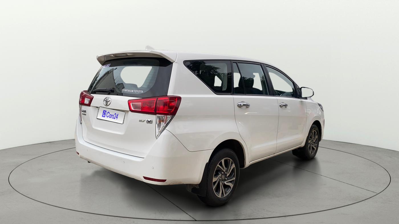2022 Toyota Innova Crysta 2.7 VX 7 STR, Petrol, Manual, 33,799 km, Right Back Diagonal