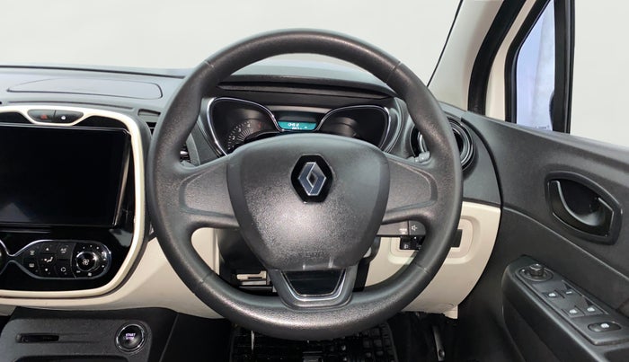 2019 Renault Captur RXE DIESEL, Diesel, Manual, 1,34,891 km, Steering Wheel Close Up
