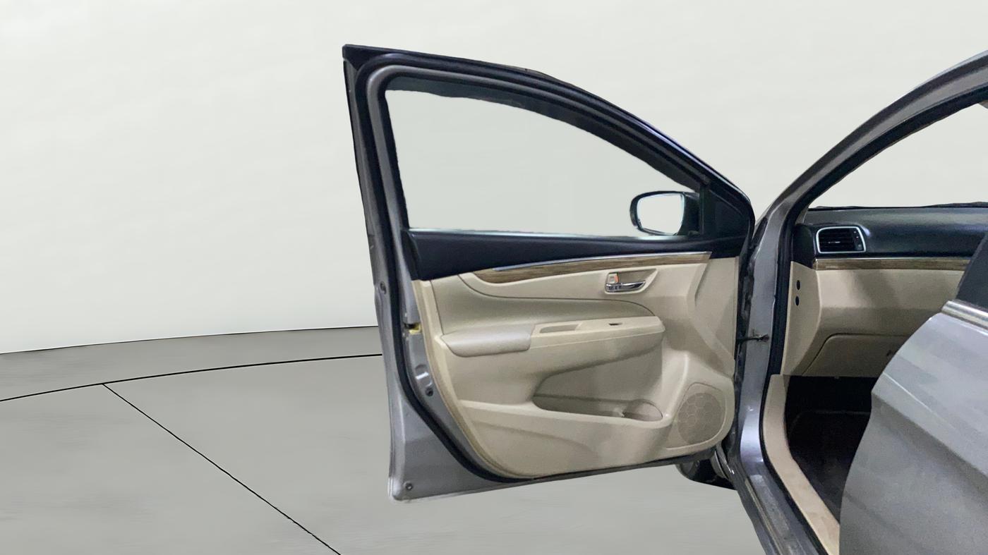2019 Maruti Ciaz ALPHA 1.5 SHVS PETROL, Petrol, Manual, 1,19,732 km, LHS Front Door