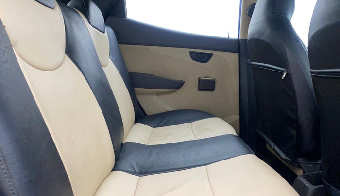 2015 Hyundai Eon ERA +, Petrol, Manual, 31,841 km, Right Side Rear Door Cabin