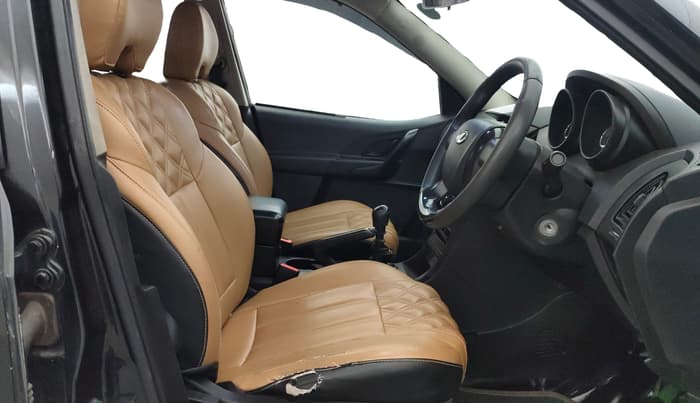 2019 Mahindra XUV500 W5, Diesel, Manual, 60,258 km, Right Side Front Door Cabin