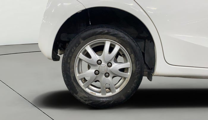 2015 Honda Brio VX MT, Petrol, Manual, 80,904 km, Right Rear Wheel