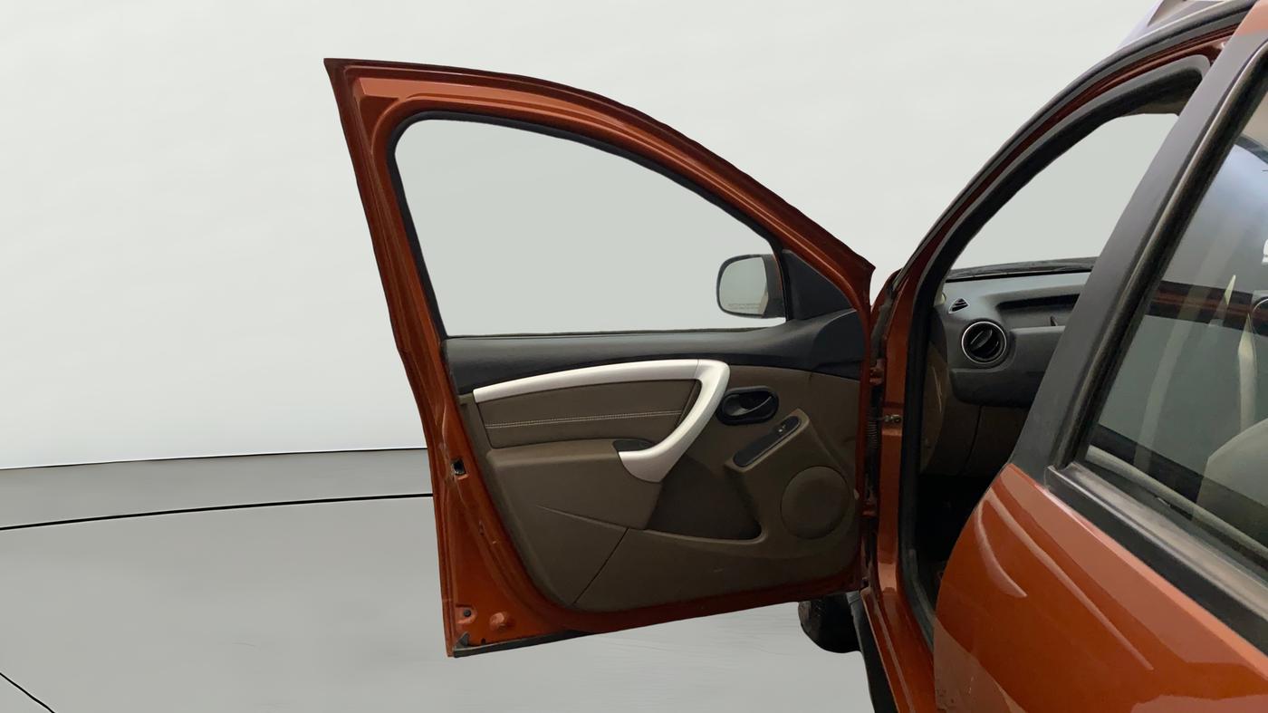 2017 Renault Duster RXL PETROL, CNG, Manual, 26,817 km, LHS Front Door
