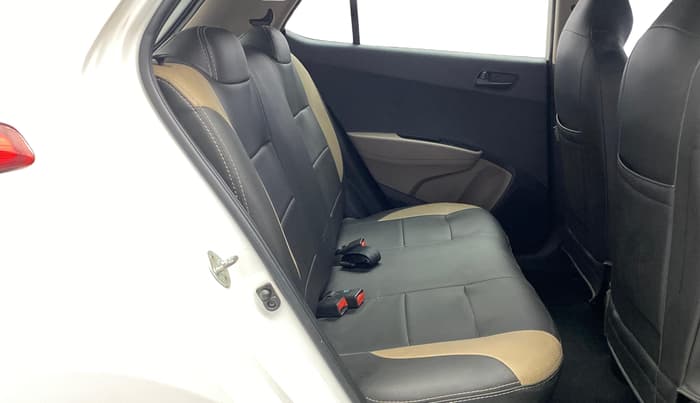 2016 Hyundai Grand i10 MAGNA 1.2 KAPPA VTVT, Petrol, Manual, 70,249 km, Right Side Rear Door Cabin