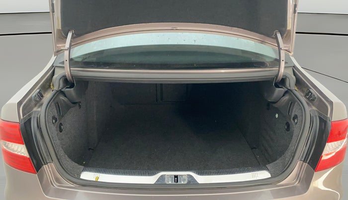 2014 Skoda Superb ELEGANCE 1.8 TSI AT, Petrol, Automatic, 74,204 km, Boot Open Zoomed View