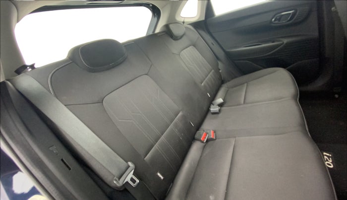 2022 Hyundai NEW I20 SPORTZ 1.2 MT, Petrol, Manual, 24,056 km, Right Side Rear Door Cabin