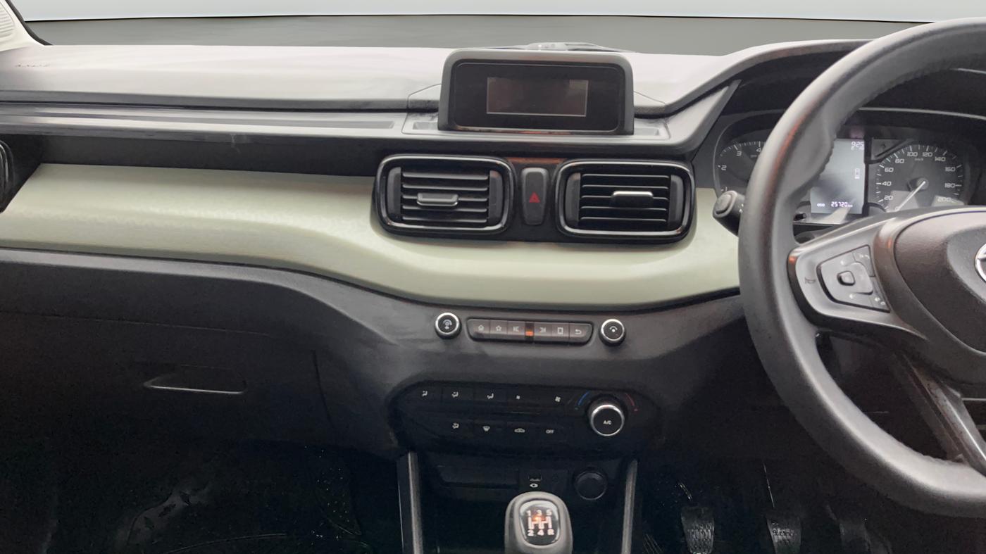 2023 Tata PUNCH ADVENTURE MT, Petrol, Manual, 25,721 km, Air Conditioner