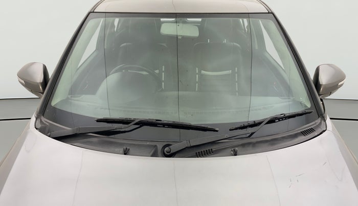 2013 Maruti Swift VDI, Diesel, Manual, 1,17,217 km, Front Windshield