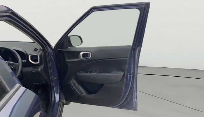 2021 Hyundai VENUE SX 1.5 CRDI, Diesel, Manual, 1,05,889 km, RHS Front Door