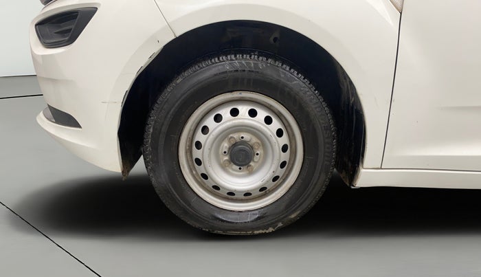 2020 Tata ALTROZ XE PETROL, Petrol, Manual, 33,190 km, Left Front Wheel