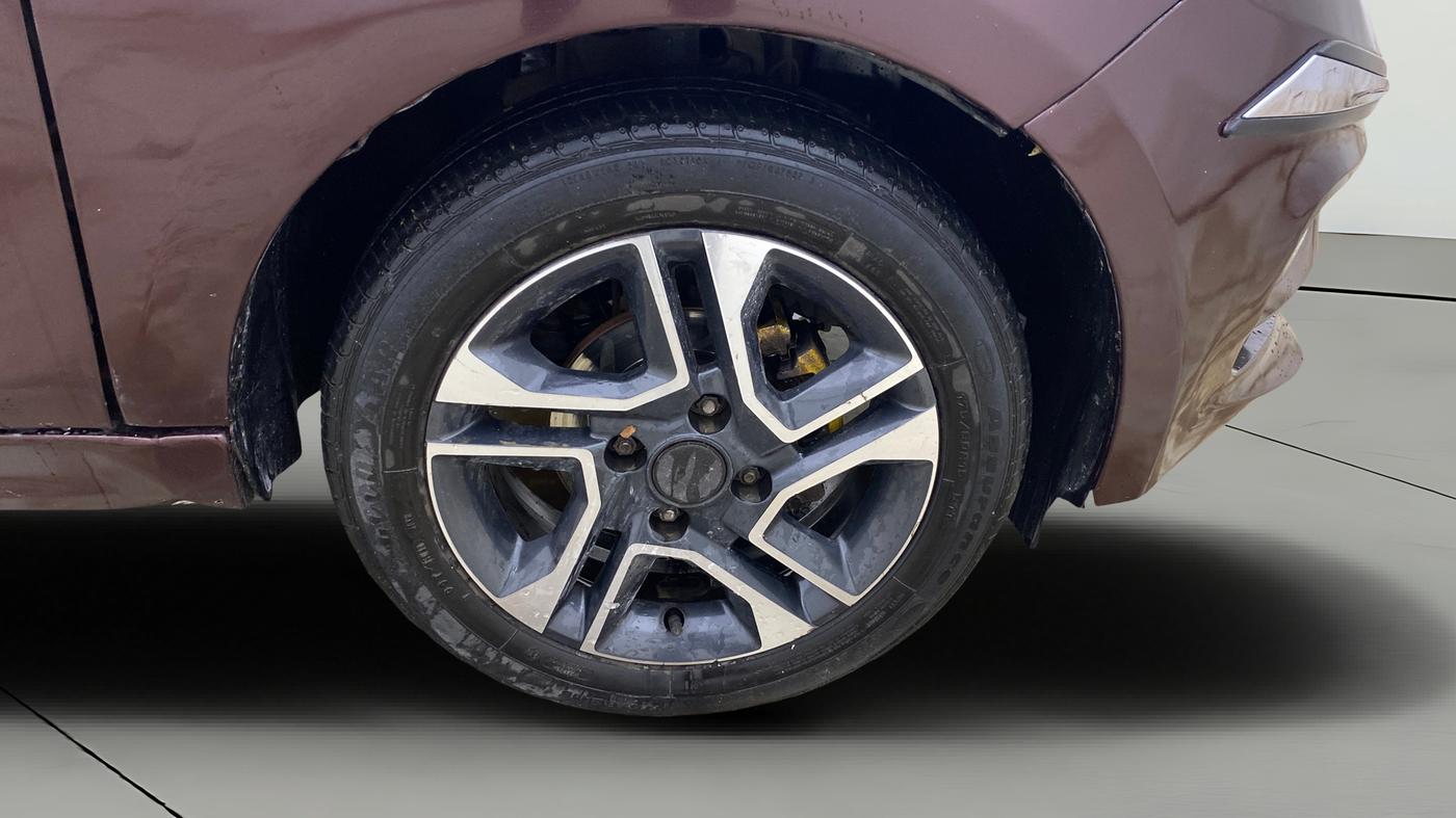2021 Tata TIGOR XZ PLUS PETROL, CNG, Manual, 1,04,604 km, Right Front Wheel