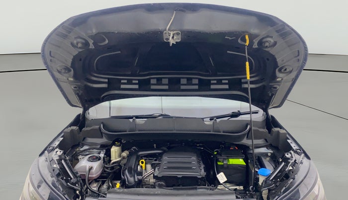 2022 Skoda KUSHAQ AMBITION 1.0L TSI MT, Petrol, Manual, 31,715 km, Open Bonet