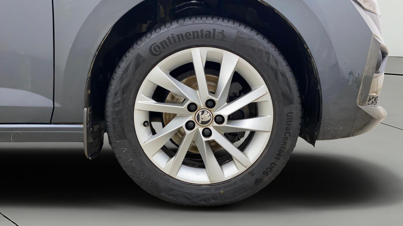 2022 Skoda SLAVIA AMBITION 1.0L TSI AT, Petrol, Automatic, 40,074 km, Right Front Wheel