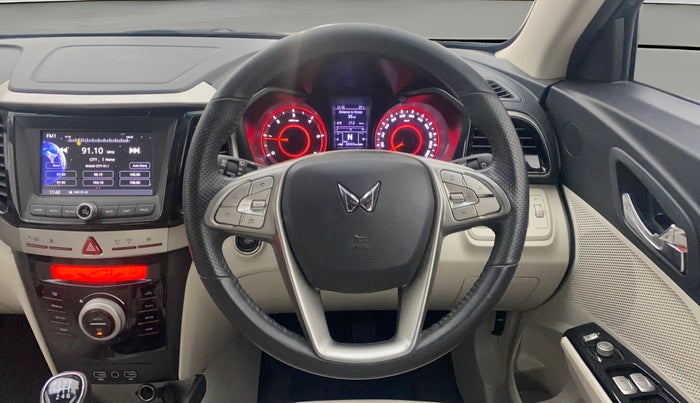 2023 Mahindra XUV300 W8 (O) 1.5 DIESEL, Diesel, Manual, 68,434 km, Steering Wheel Close Up