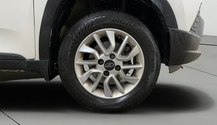 2017 Mahindra Kuv100 K6 6 STR, Petrol, Manual, 42,259 km, Right Front Wheel