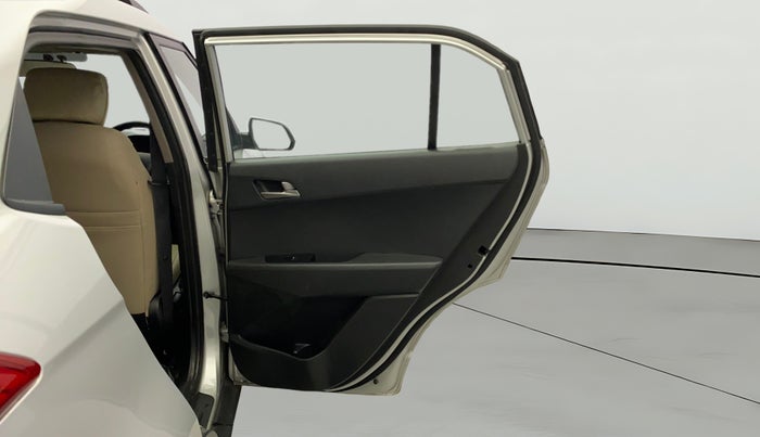 2017 Hyundai Creta  SX 1.6 Petrol , Petrol, Manual, 1,25,862 km, RHS Rear Door