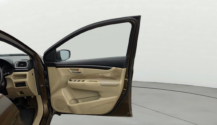 2017 Maruti Ciaz DELTA 1.4 AT PETROL, Petrol, Automatic, 1,21,537 km, RHS Front Door
