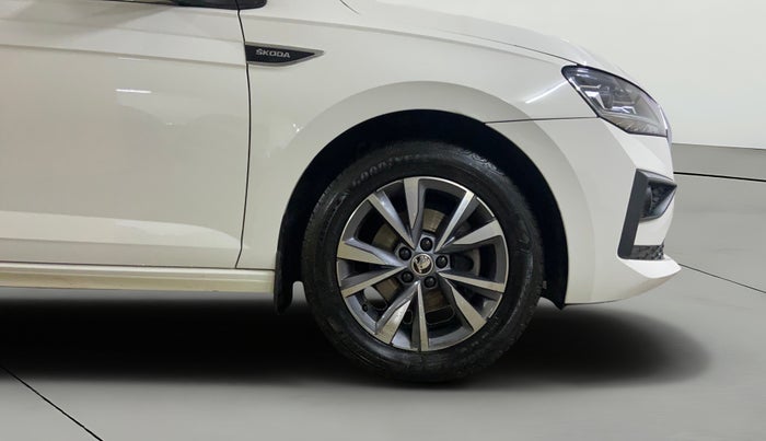 2022 Skoda SLAVIA STYLE 1.0L TSI MT, Petrol, Manual, 47,716 km, Right Front Wheel