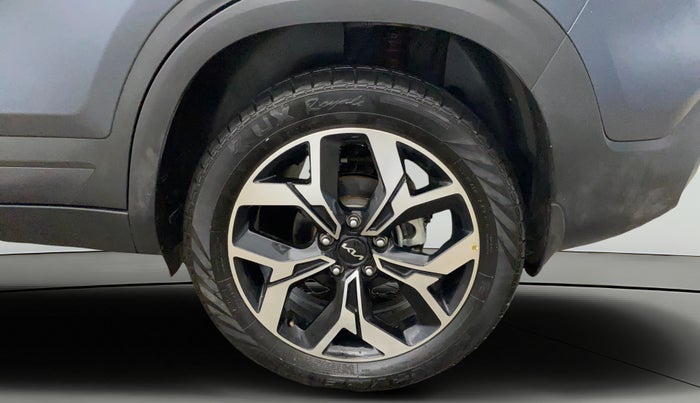 2024 KIA SELTOS  X LINE 1.5 TURBO PETROL DCT, Petrol, Automatic, 11,006 km, Left Rear Wheel