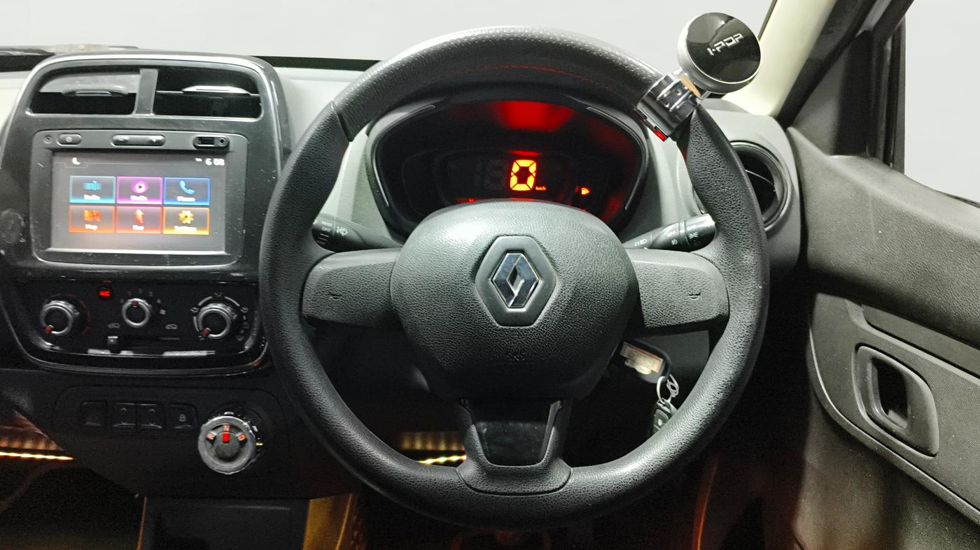 2017 Renault Kwid RXT 1.0 AMT, Petrol, Automatic, 39,054 km, Steering Wheel Close Up