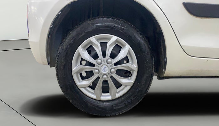 2015 Maruti Swift VDI, Diesel, Manual, 79,135 km, Right Rear Wheel