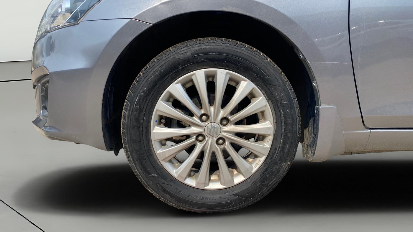2017 Maruti Ciaz ZETA 1.4  MT PETROL, Petrol, Manual, 14,405 km, Left Front Wheel