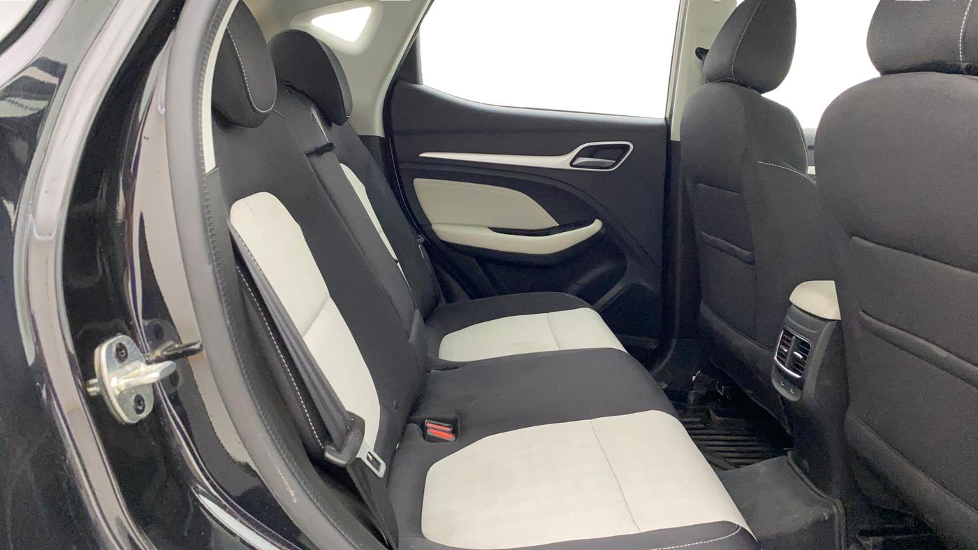 2024 MG ASTOR Shine 1.5 MT (Ivory), Petrol, Manual, 9,144 km, Right Side Rear Door Cabin