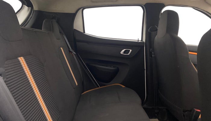 2021 Renault Kwid CLIMBER 1.0 (O), Petrol, Manual, 25,909 km, Right Side Rear Door Cabin
