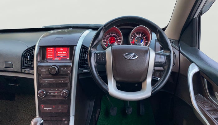 2013 Mahindra XUV500 W8, Diesel, Manual, 85,056 km, Steering Wheel Close Up