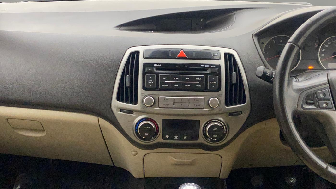 2014 Hyundai i20 SPORTZ 1.2, Petrol, Manual, 70,832 km, Air Conditioner