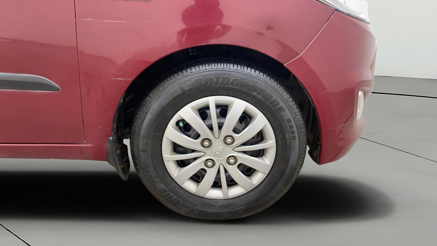 2015 Hyundai i10 SPORTZ 1.1, Petrol, Manual, 76,879 km, Right Front Wheel