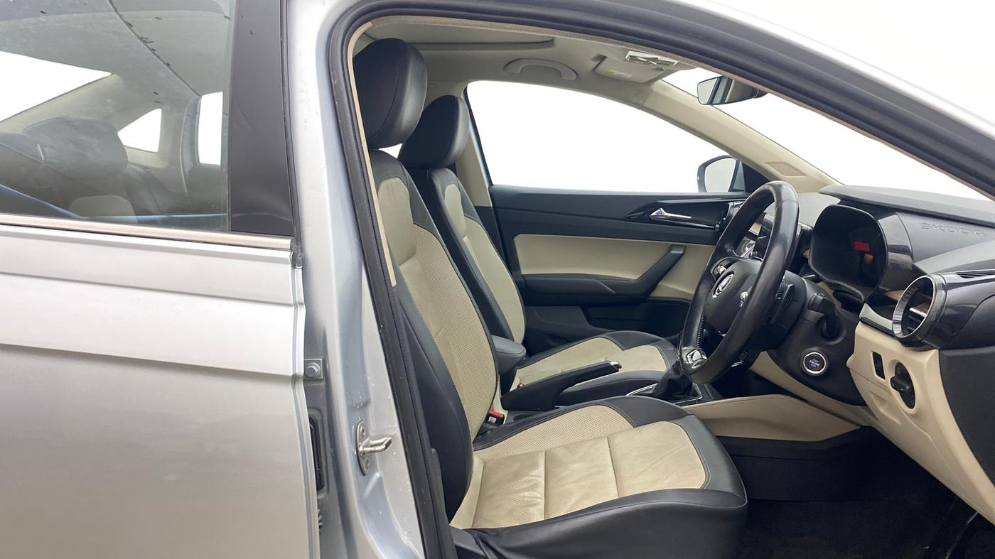 2022 Skoda SLAVIA STYLE 1.5L TSI DSG, Petrol, Automatic, 66,460 km, Right Side Front Door Cabin