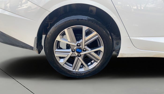 2023 Hyundai Verna SX 1.5 VTVT, Petrol, Manual, 8,525 km, Right Rear Wheel