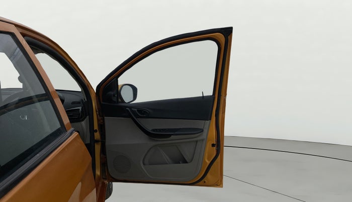 2018 Tata Tiago XT PETROL, Petrol, Manual, 72,539 km, RHS Front Door