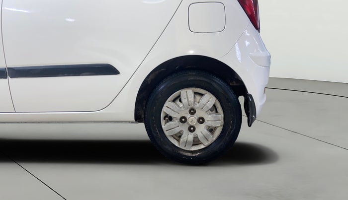 2015 Hyundai i10 MAGNA 1.1, Petrol, Manual, 1,00,643 km, Left Rear Wheel