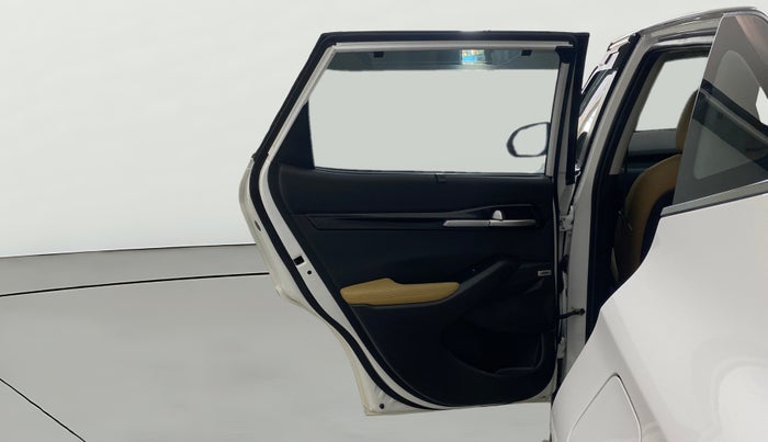 2022 KIA SELTOS HTX PLUS 1.5 DIESEL, Diesel, Manual, 1,36,501 km, LHS Rear Door