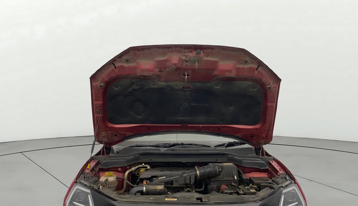 2024 Mahindra XUV 3XO AX5 1.2 L TCMPFi, Petrol, Manual, 28,471 km, Open Bonet