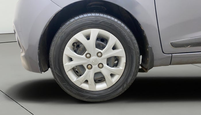 2016 Hyundai Grand i10 MAGNA AT 1.2 KAPPA VTVT, Petrol, Automatic, 80,179 km, Left Front Wheel